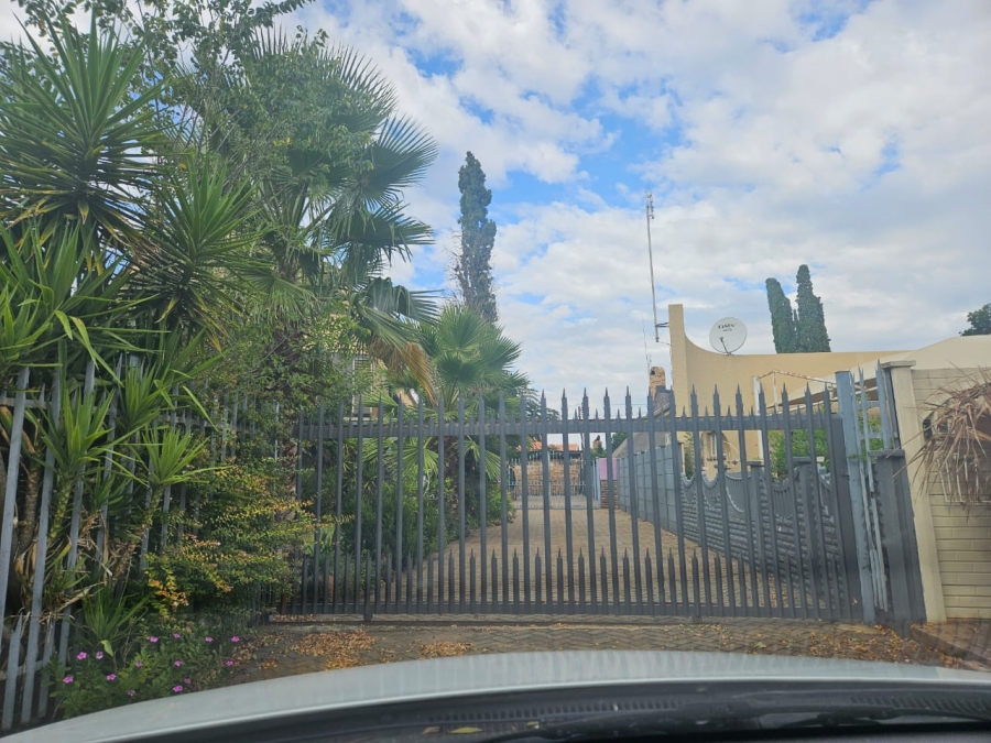 5 Bedroom Property for Sale in Wilkeville North West